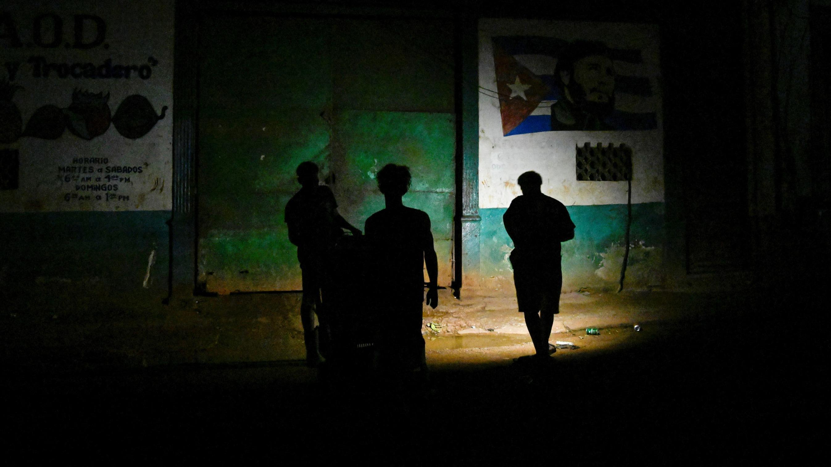 «Il n’y a aucun avenir ici» : la descente aux enfers de Cuba, la perle des Caraïbes
