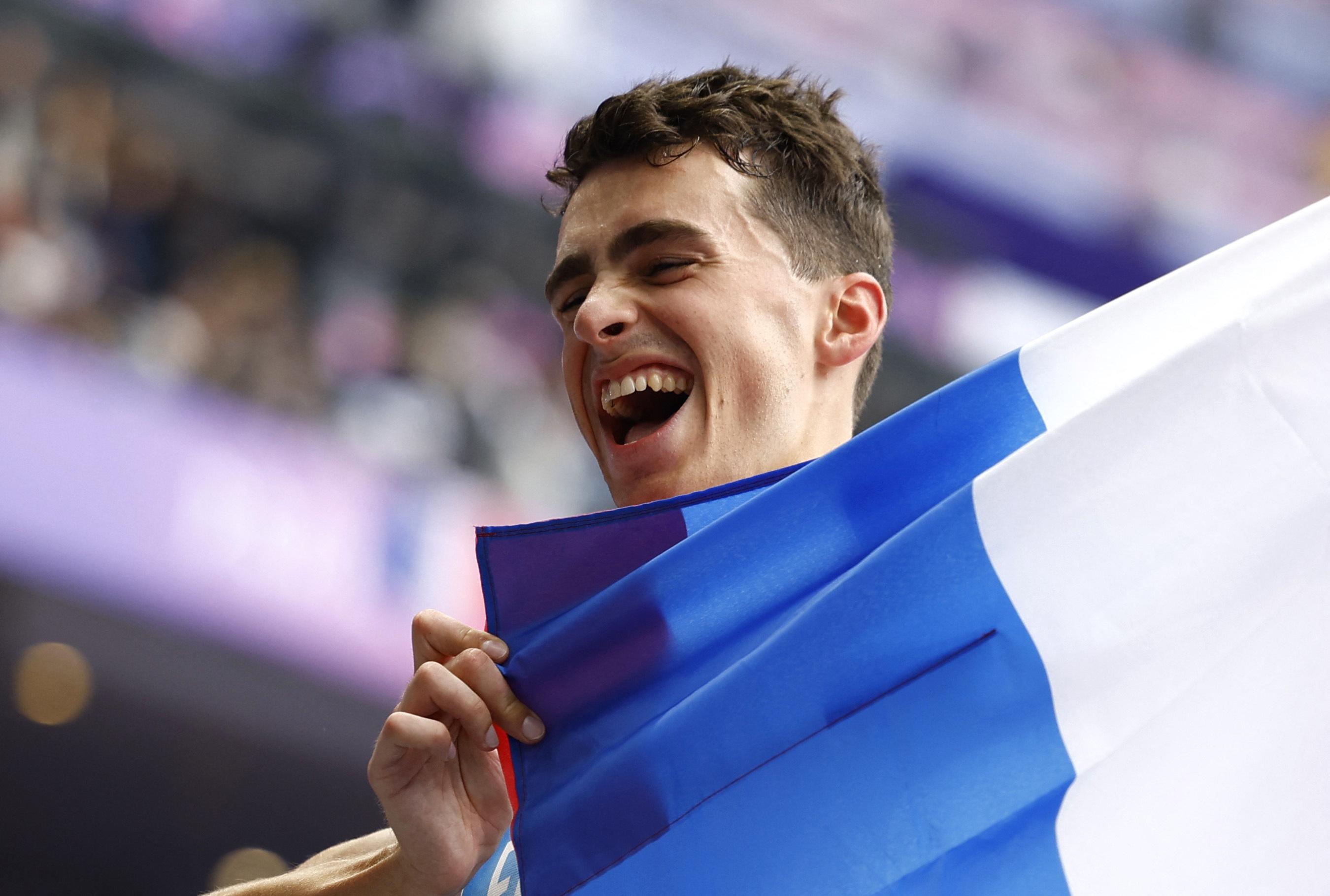 Jeux paralympiques : en vidéo, la dernière ligne droite de folie d’Antoine Praud, en bronze au Stade de France