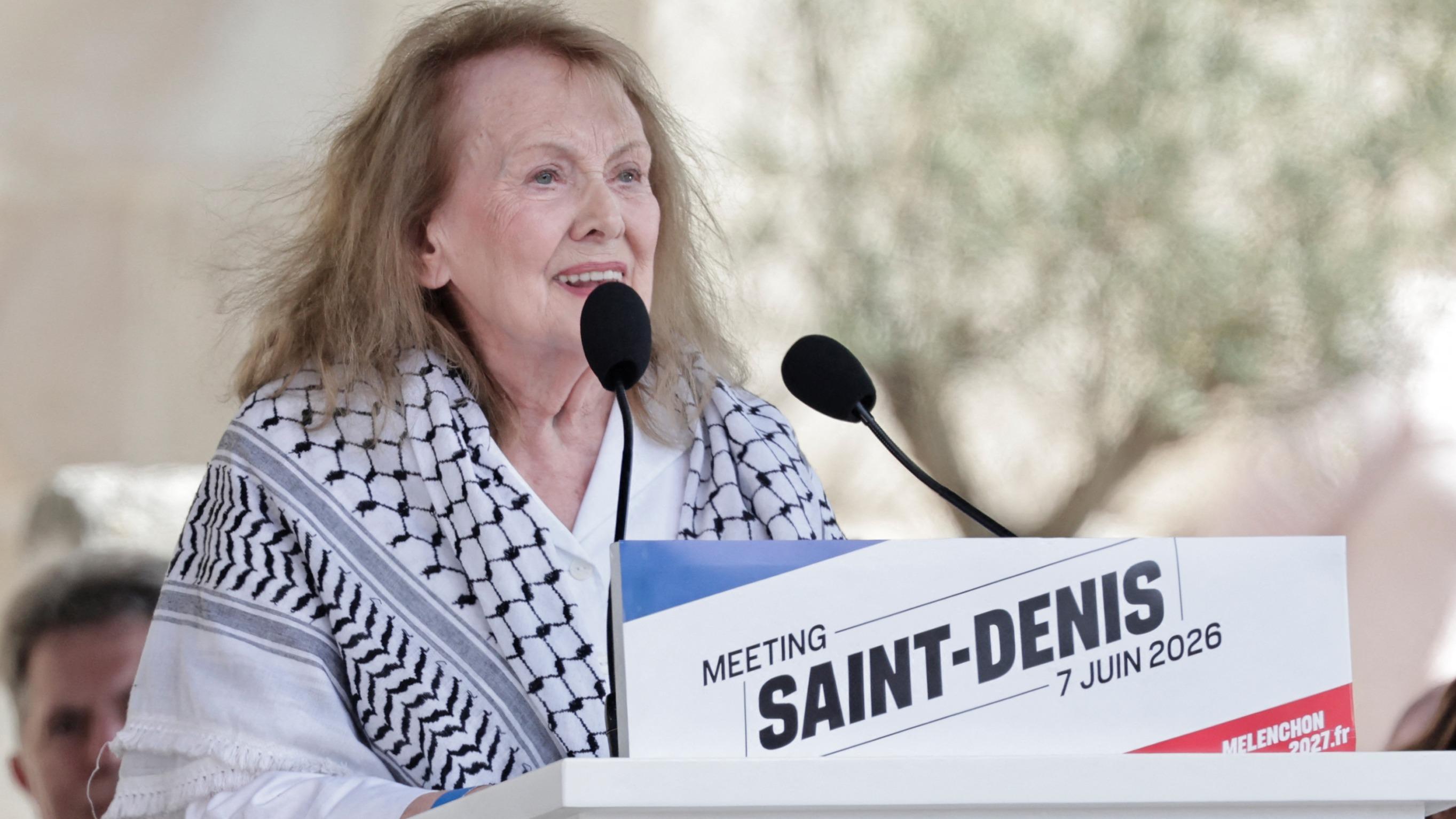 Manifestations : Annie Ernaux dénonce un « pays vieillissant » à la «méthode fasciste » face aux lycéens et aux gilets jaunes