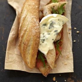 Sandwich au poulet grillé et au bleu