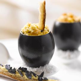 Brouillade d’œufs bio à la moutarde au Chablis et aux brisures de truffe noire