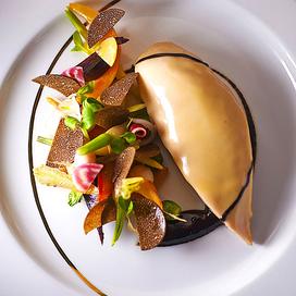 Poularde, truffe et légumes du potager