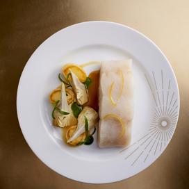 Lieu jaune au naturel, artichauts et pommes de terre