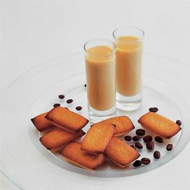 Petits pots de crème au café et financiers