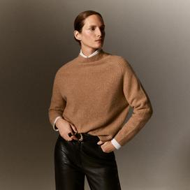 Vêtements, accessoires, ligne maison… Pour grands et petits, les cadeaux de Noël parfaits sont chez Mango