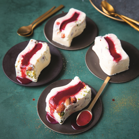 Nougat glacé au coulis