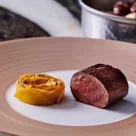 La Fleur de potimarron et le filet de chevreuil de Jean-François Piège