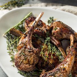 Côtes d'agneau au thym et à la menthe