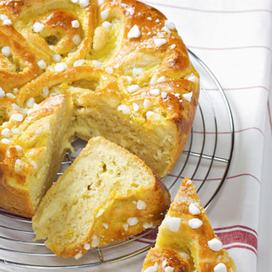 Brioche au sucre fourrée à la crème