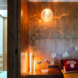 «On oublie qu'on est à Paris» : visite privée d'une incroyable maison d'artiste en bois et pisé, dans le 18e arrondissement