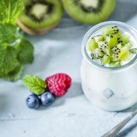 Fromage blanc aux kiwis et au miel