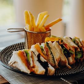 Club-sandwich au camembert