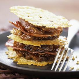 Mille-feuille de parmesan et Serrano aux figues