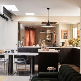 Une surprise sous les faux plafonds a permis la métamorphose spectaculaire de ce 90 m²