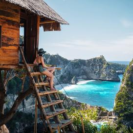 «Je travaille 6 mois de l’année à fond, pour m’offrir des vacances de rêve tout le reste du temps»