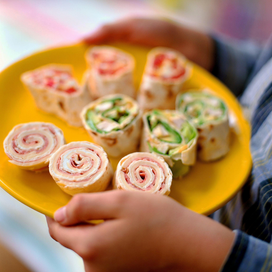Rouleaux farcis au poulet, tomate et jambon