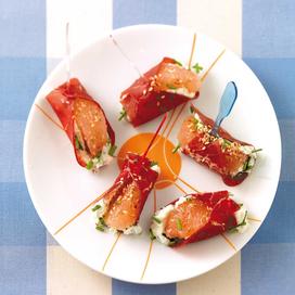 Bouchées de jambon cru, fromage frais et pamplemousse