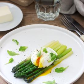 Asperges gratinées et œuf poché