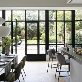 Avant / Après : comment une maison divisée en appartements est redevenue une magnifique demeure familiale en plein Paris