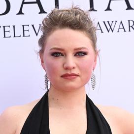 Qui est Mia Threapleton, la fille de Kate Winslet qui va monter les marches du Festival de Cannes ?