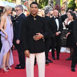 La montée des marches de Tom Cruise fait chavirer Cannes