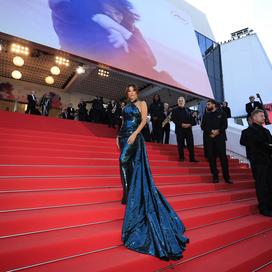 La montée des marches de Tom Cruise fait chavirer Cannes