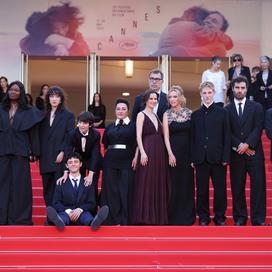 La montée des marches de Léa Drucker pour Dossier 137