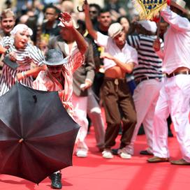 Le tapis rouge de The Phoenician Scheme, de Wes Anderson, enfin du glamour sur les marches de Cannes