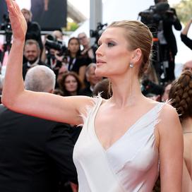 Le tapis rouge de The Phoenician Scheme, de Wes Anderson, enfin du glamour sur les marches de Cannes