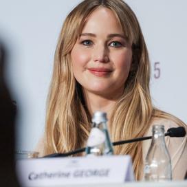 Au bord des larmes, Jennifer Lawrence évoque son post-partum pendant la conférence de presse de Die, My Love à Cannes
