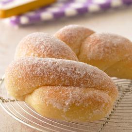 Beignet tressé à la fleur d’oranger