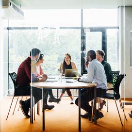 «Je ne manage pas, donc je suis» : au travail, les jeunes trentenaires refusent de grimper les échelons