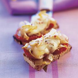 Tartines d'endives, tomate et mozzarella