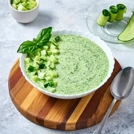 Gaspacho aux courgettes et fines herbes