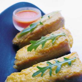 Thon en croûte de parmesan à la vinaigrette au poivron