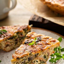 Tarte aux poireaux, maroilles et noisettes