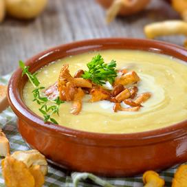 Soupe de girolles à la ventrèche