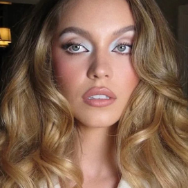 Sydney Sweeney : sa routine pour des cheveux ultra brillants comme en sortant du salon