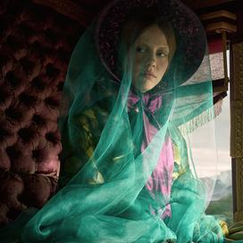 Pourquoi les costumes victoriens de Mia Goth dans Frankenstein engendrent des millions de vues sur TikTok ?