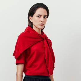Pourquoi le pull rouge est-il la pièce parfaite pour les fêtes de Noël (et pour l’hiver)?