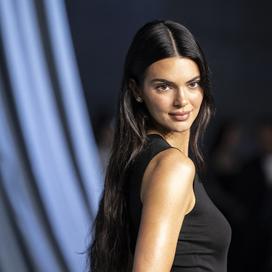La maison alpine de Kendall Jenner, un cocon de confort au style «grand-mère chic»