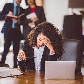 «Je regrette de le lui avoir fait savoir» : doit-on prévenir son patron d’un divorce ou d’une séparation ?