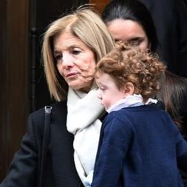 La douleur de Caroline Kennedy et de tout son clan aux obsèques de sa fille Tatiana Schlossberg à New York