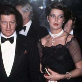 Scandale sur le Rocher : l’histoire du premier mariage décrié de Caroline de Monaco avec Philippe Junot, de 17 ans son aîné