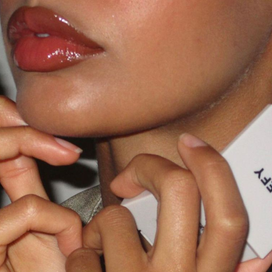 Les meilleurs baumes à lèvres colorés et vraiment réparateurs à glisser dans son sac