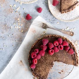 Tarte avocat chocolat et framboise