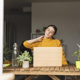 Vous êtes assis 10 heures par jour ? L’exercice express qui change tout en rentrant chez soi