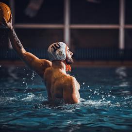 Agressions sexuelles, racisme et water-polo : l’affaire Lucca van der Woude, qui éclabousse un prestigieux lycée de Los Angeles