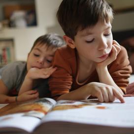 Cette comptine que recommande Caroline Goldman pour protéger les enfants des violences sexuelles