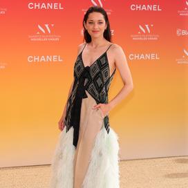 Marion Cotillard dans Cannes Confidentiel, épisode 7 : « Je me fous du regard des autres »